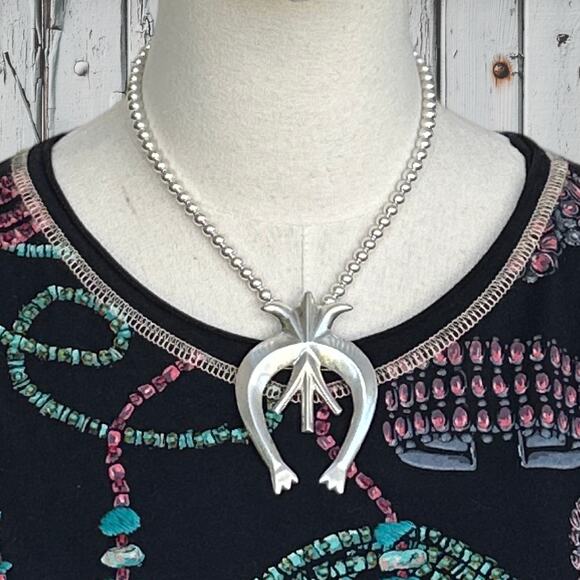 SADIE RANDOLPH Navajo Sandcast Silver Statement Naja Pin/Pendant Signed R - Picture 3 of 3